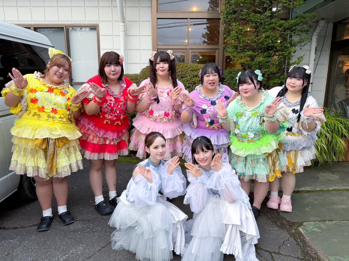 LITMOON_JPN's tweet photo. ／
SPARK2026 in YAMANAKAKO 🎆✨
＼

公式アンバサダーのLIT MOONです🐰🌙

びっくえんじぇる(@big_angel5 )さんと
お写真を撮影させていただきました📸✨
ありがとうございます❗️

そして明日は、
17:25〜 HANARAIステージにて
ライブに出演されます🔥

いよいよSPARK 2026も最終日へ！
最後までみんなで一緒に盛り上がっていきましょう🎆✨

#LITMOON #りとむー #SPARK2026