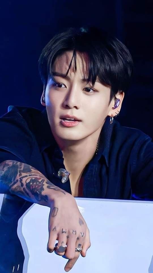 Zoya52298's tweet photo. @97Jungukk WE LOVE YOU JUNGKOOK
BEST VOCALIST JUNGKOOK 
#정국 #JUNGKOOK
Proud of you Jungkook https://t.co/WUltZhopal