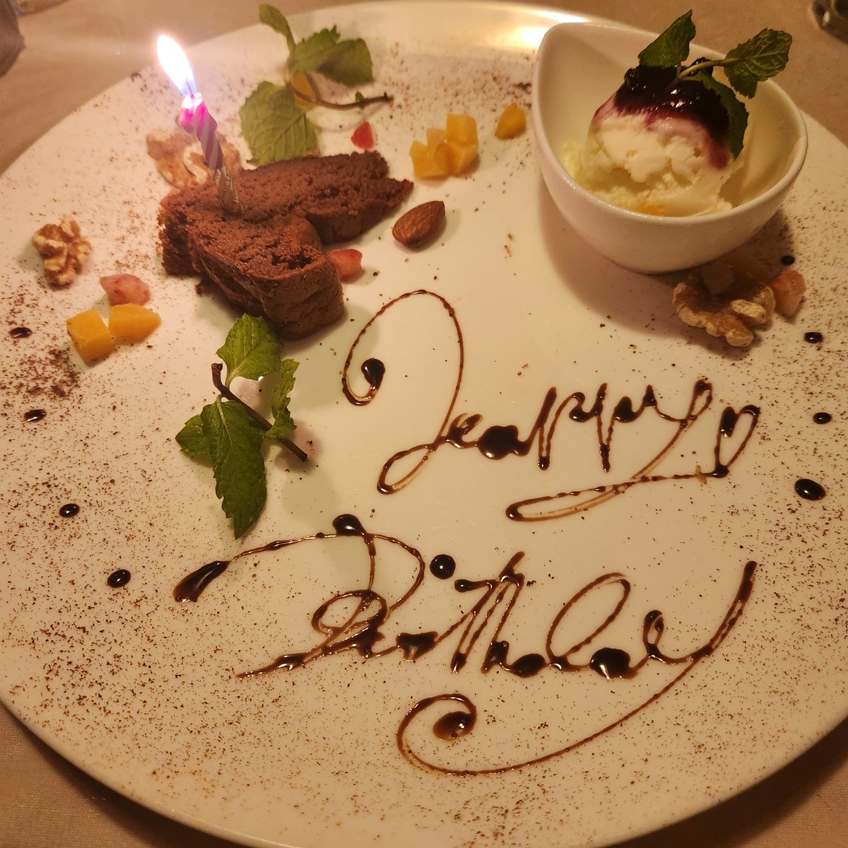 vanity__vanity's tweet photo. めちゃおいしいご飯を食べました。 https://t.co/rtOh8W7uY6