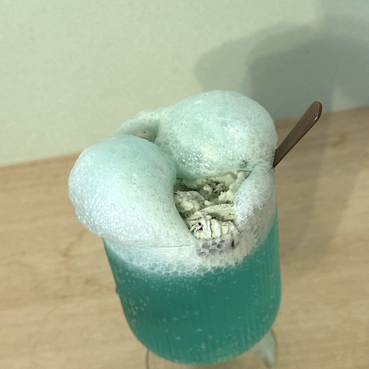 ccltmint's tweet photo. クリームソーダエアプ
なるほど、ね
#チョコミント https://t.co/Nlha2RAh3j