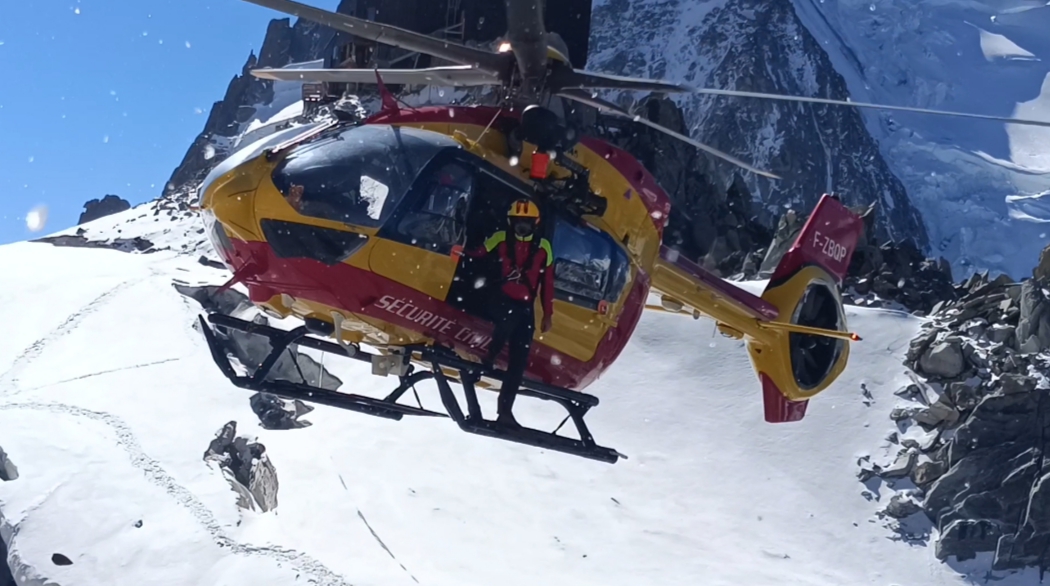 Image de Préfet de la Haute-Savoie - #sécurité I Intervention des démineurs avec le support de Dragon 74 sur l'aiguille du Midi, à 3613 m