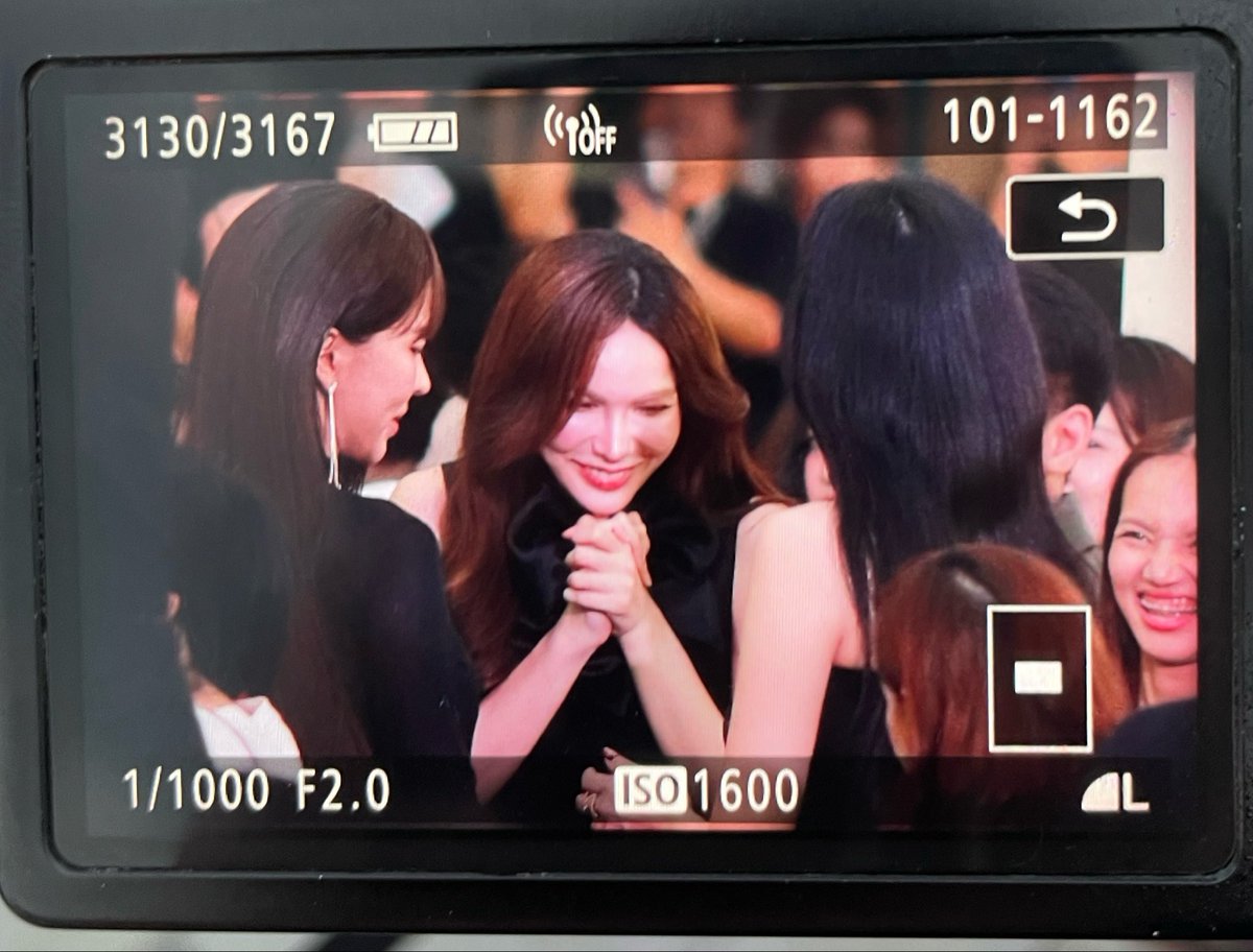 iampla_p's tweet photo. มึงงงงงงงงงง รักเค้าสามคน https://t.co/7k9otnTCHb