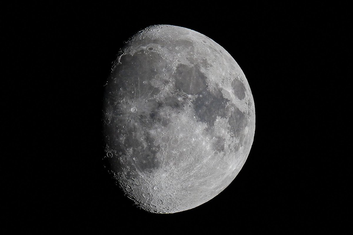 _Aoi_Yui_'s tweet photo. 今夜の「月」を撮影しました🌔ᐩᕀ

凄くきれい( ¨̮ )

■Sonyの新レンズ FE 600mm F6.3 GM OSS
SONY α7 Ⅴ

機材貸出：ソニーマーケティング https://t.co/Z7rJLJ3OQt