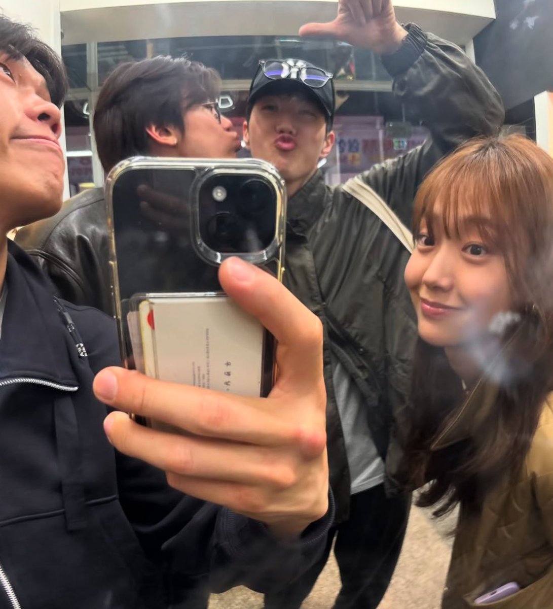 srhoonny's tweet photo. 강훈 차우민 뭐함? https://t.co/lyPZ0AetWG
