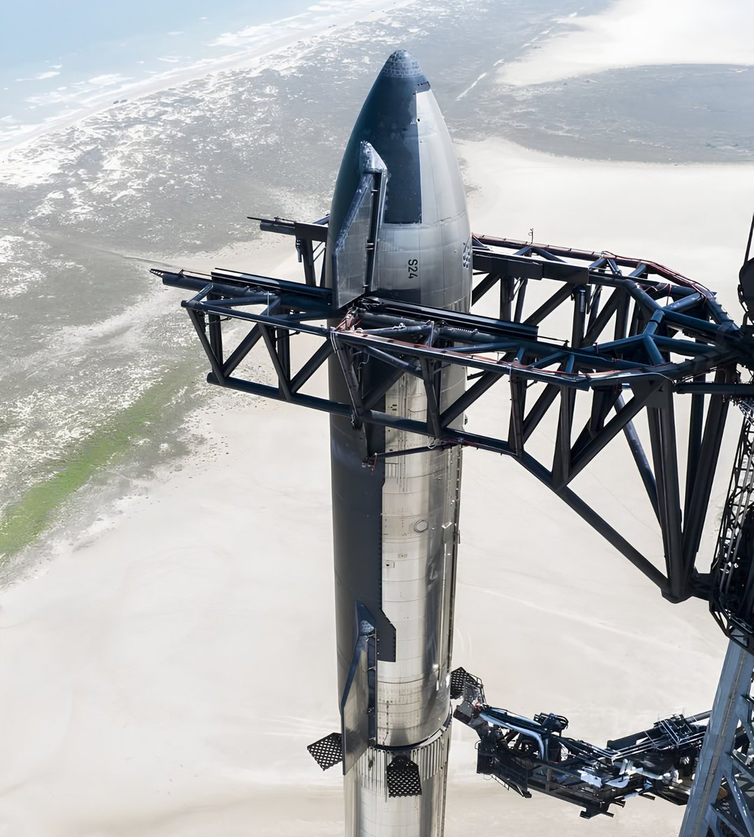 BullTheoryio's tweet photo. BREAKING: Elon Musk says the first Starship launch to orbit with Starlink V3 satellites intended for operational use is just 7 days away.

Each V3 satellite is designed for 1 Tbps downlink capacity, about 10 times that of current V2 Starlink satellites. https://t.co/KdmEoczVM8
