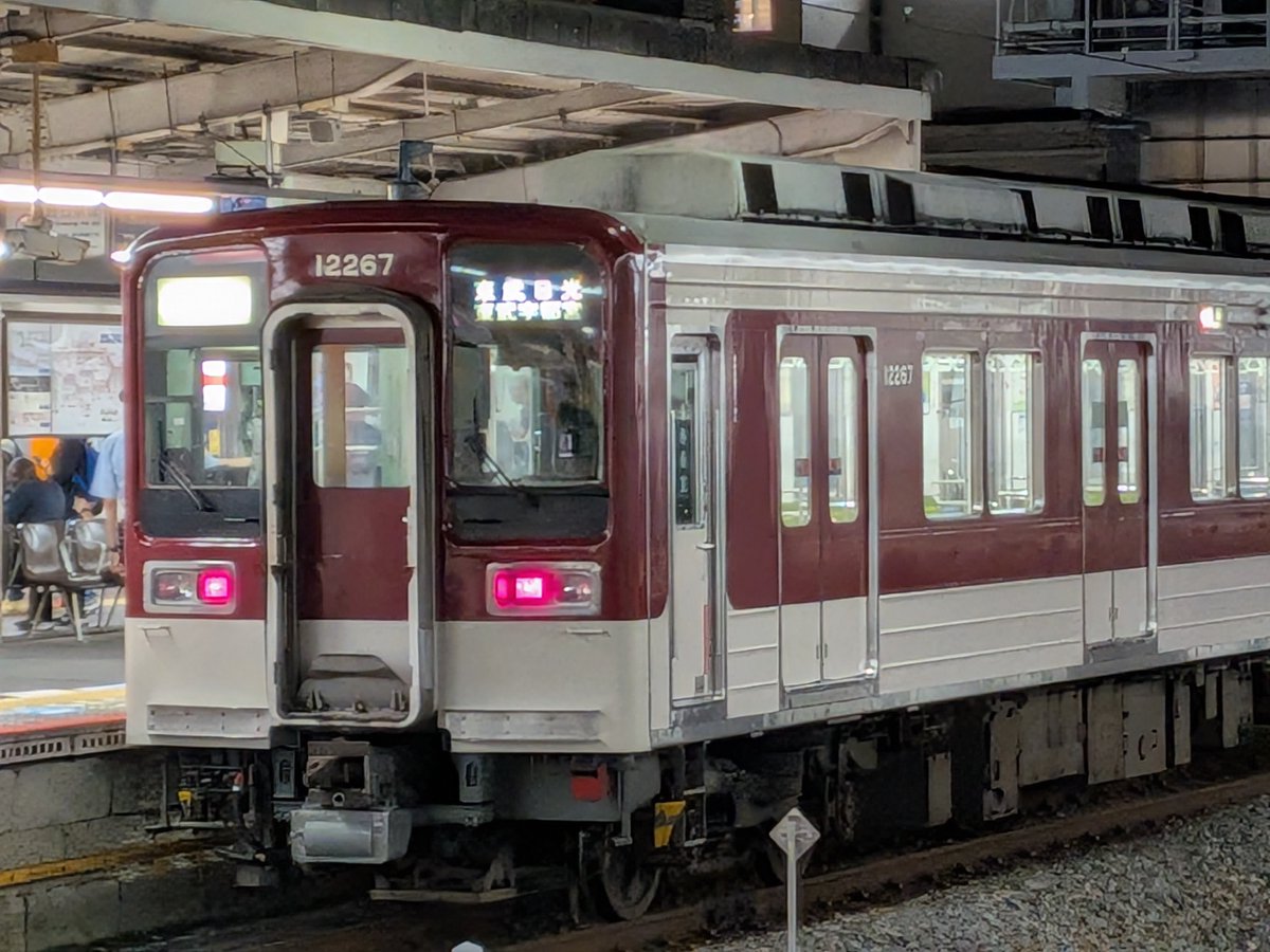ysd_train_8163's tweet photo. 夜の近鉄はばえる https://t.co/krZqL6NV28