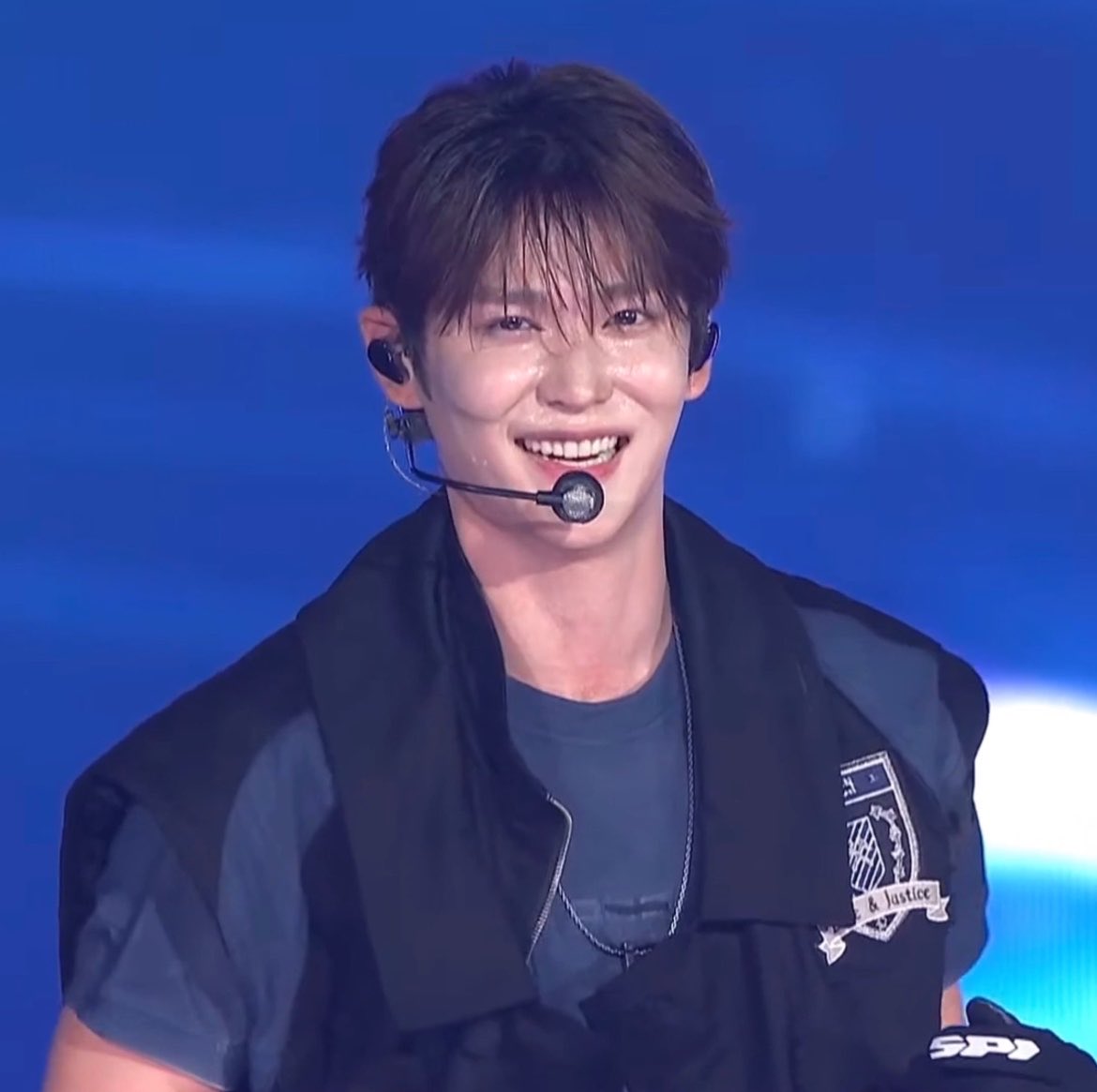 eunseokismine's tweet photo. that damn smile 🫠 https://t.co/Nf7KdbYDSX