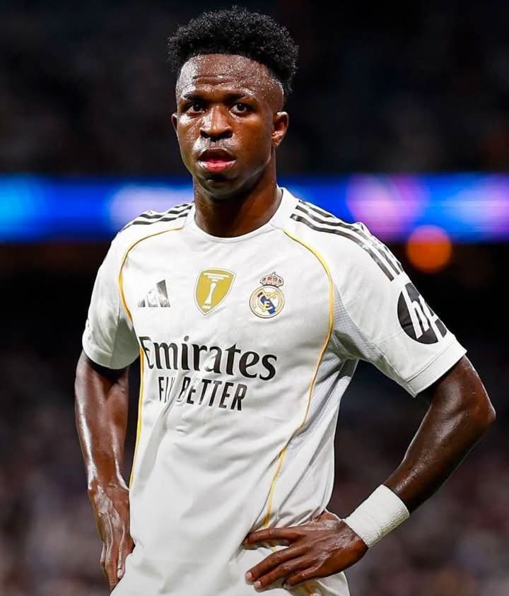dr_kingjames's tweet photo. I don't know who was more foolish Arsenal bidding 100M for Vinicius and 500k salary Or Real Madrid refusing to sell him https://t.co/aAsSfipyHP