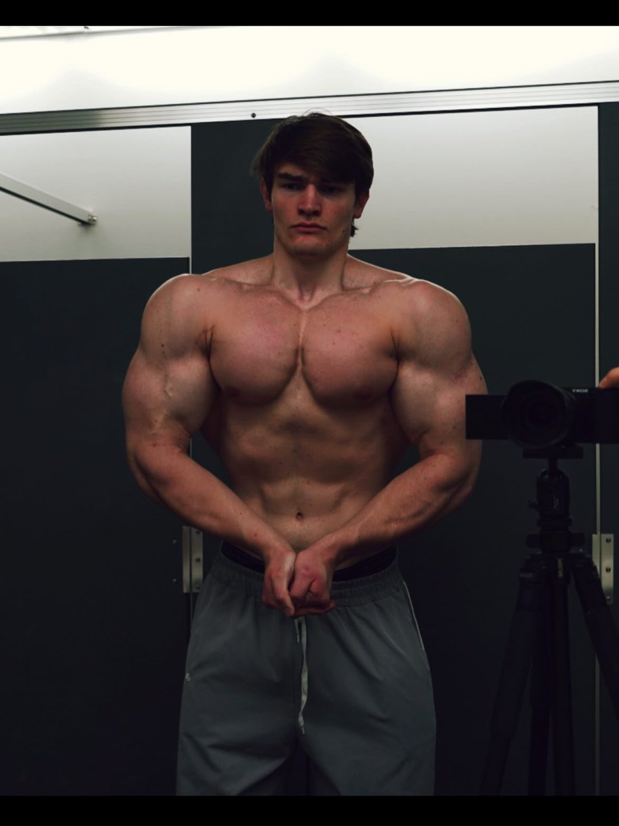 Alphaben7x's tweet photo. Body built perfectly like a Greek GOD! To be sniff, served and Bowed to! Stop, Stare and Fucking SERVE!!!
 
 #findom #paypig #humanatm #AlphaMale #GodBody #DomEnergy #ObeyYourMaster
#WorshipMe https://t.co/ZY6fafbvHu