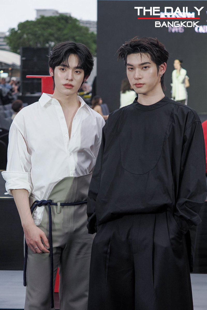 thedailybkk's tweet photo. หนุ่มหล่อ" ตี๋ตี๋-ป๋อ " ร่วมงาน ELLE FASHION WEEK 2026 PRESS CONFERENCE

FSW ELLE X TTP
#TEETEEPORATEFW26
#TeeteePor #ตี๋ตี๋ป๋อ
#twnpich #PorSuppakarn 
#ELLEFashionWeek2026
#EFW26ATICONSIAM 
#SeeYouAtTheTent https://t.co/WpSDPxY6H5