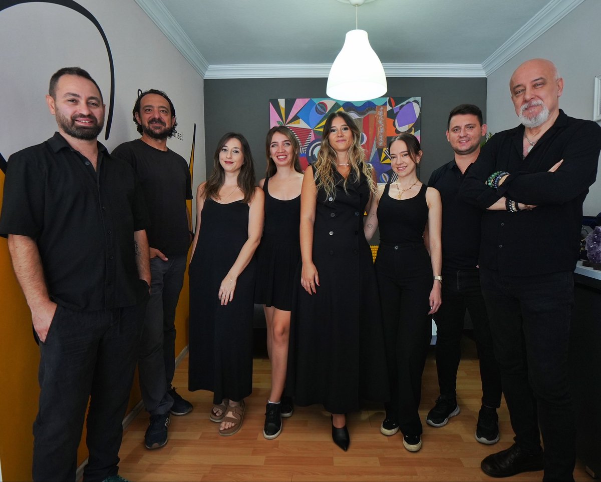 creatagmedya's tweet photo. Bir karemizde burada dursun.. 😉

#creatag #reklamşirketi #dijitalmedya #izmir https://t.co/iUC01v1K6l