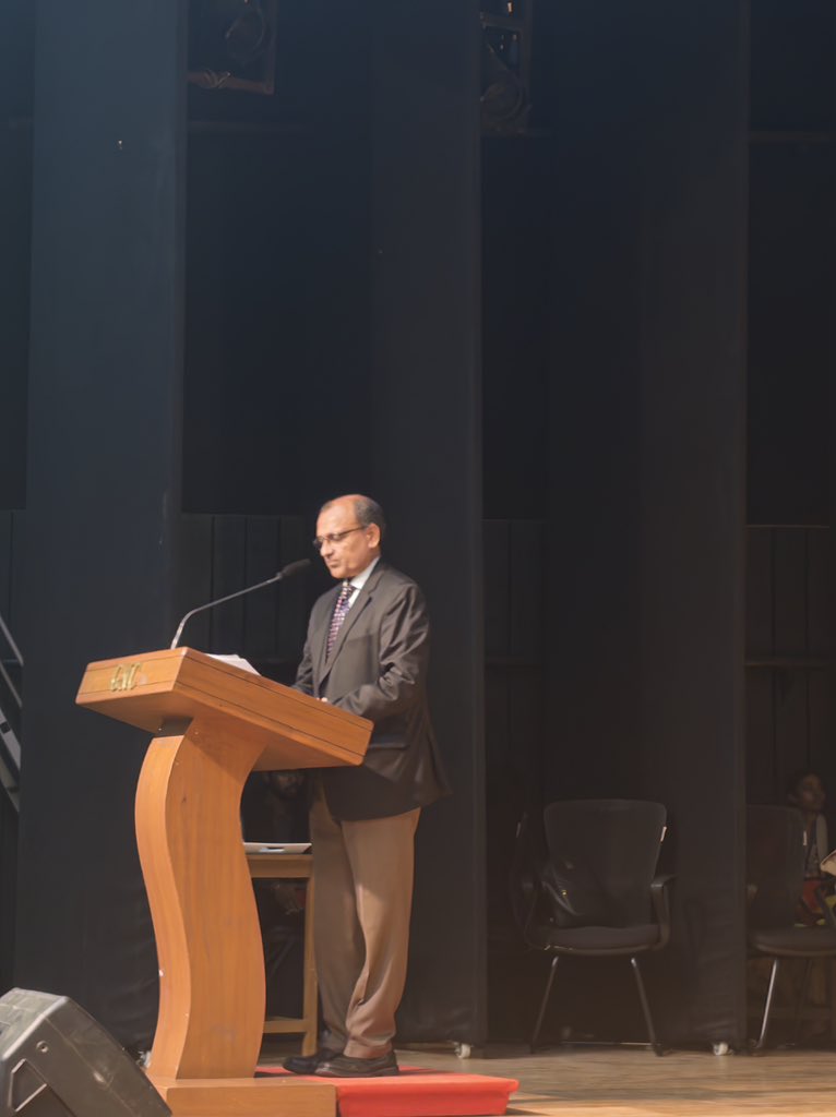 DeccancentreIR's tweet photo. Session 2 of the Second Deccan Youth Conclave focused on leadership and foreign policy in contemporary times and discussion on India and the United States. https://t.co/rfBtr1CBTG