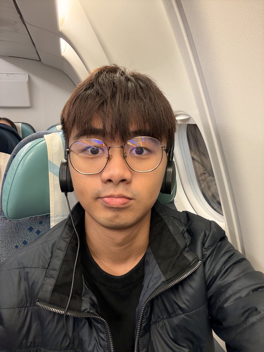 rranzravv's tweet photo. first flight alone omg #kindanervous #mnl #syd https://t.co/UcXYeQfxu1