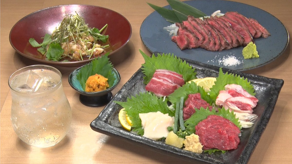 2kenme_dousuru's tweet photo. 熊本のウマいもん目白押し！牧場直送のお肉たち
《熊本牧場直送 木本商店》＠幡ヶ谷

✔️馬刺5種盛り2629円
✔️天草大王のとりわさ869円
✔️あか牛のステーキ3300円(150g)
✔️日本酒の恋人 320円

📍詳細が気になる人は『二軒目どうする？』
#TVer へ

#二軒目どうする #幡ヶ谷グルメ
#松岡昌宏 #博多大吉 https://t.co/5XBfmjkoUA