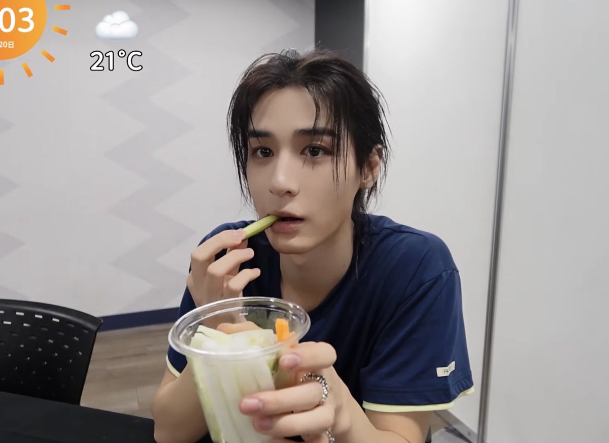 taennni1's tweet photo. 사람이 이렇게 토끼같아도되나요???? https://t.co/o5OVXCIA9G