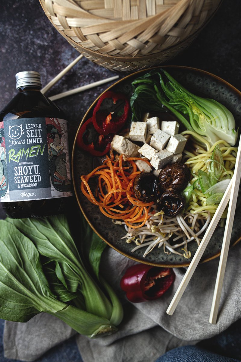 TonisTrendlupe's tweet photo. Aus einem Produkt wird eine Geschichte. 
Gelernter Koch, Foodblogger &amp; Content Creator aus Stuttgart.
🔪Rezeptentwicklung
📝Redaktionelles Storytelling
📸Food-Content
Ich verbinde Kochhandwerk mit Geschichten, die Marken kulinarisch erlebbar machen.
Mehr im Link in meiner Bio. 👆 https://t.co/uhEsWAg08y