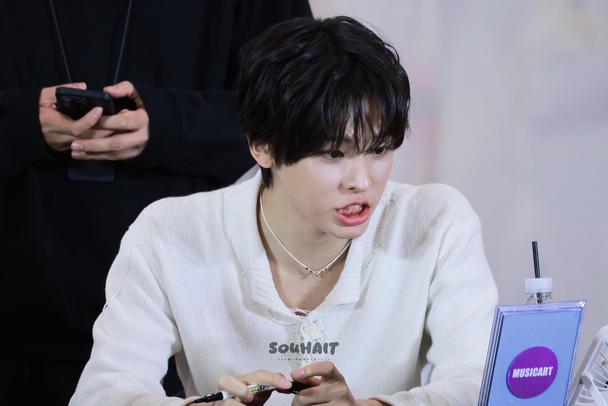 kuya_0628's tweet photo. 이빨 체크하는 거 진심 졸귀임 ㅋㅋㅋㅋㅋㅋㅋㅋㅋㅋㅋㅋㅋㅋ https://t.co/8LFtodIkTg