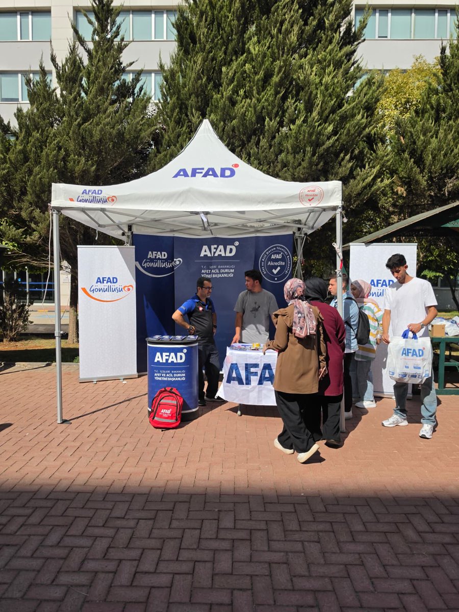 AFADGaziantep's tweet photo. 🎓 Üniversite Öğrencilerine Afet Farkındalık Eğitimi

Başkanlığımız ile YÖK arasında imzalanan iş birliği protokolü kapsamında, Gaziantep İslam Bilim ve Teknoloji Üniversitesi’nde yeni başlayan öğrencilerin Oryantasyon Haftası programına katkı sağlandı. https://t.co/2mSBF55Fr8