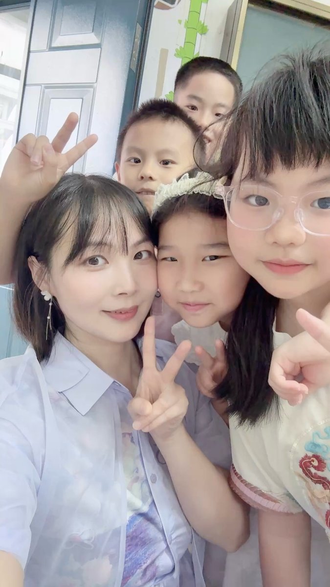 taoping20's tweet photo. The kids are so cute https://t.co/pkFQHrMkot