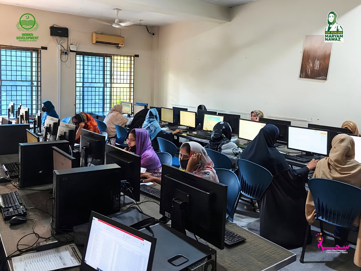WDD_Punjab's tweet photo. The screening test for shortlisting candidates for SEHR Program's digital skills course drew an amazing response at Muhammad Ali Institute of Science &amp; Technology, Layyah.
WDD is committed to expanding digital skills access for women across Punjab.
#wdd #wddpunjab @MaryamNSharif https://t.co/I8nLq5aqTs