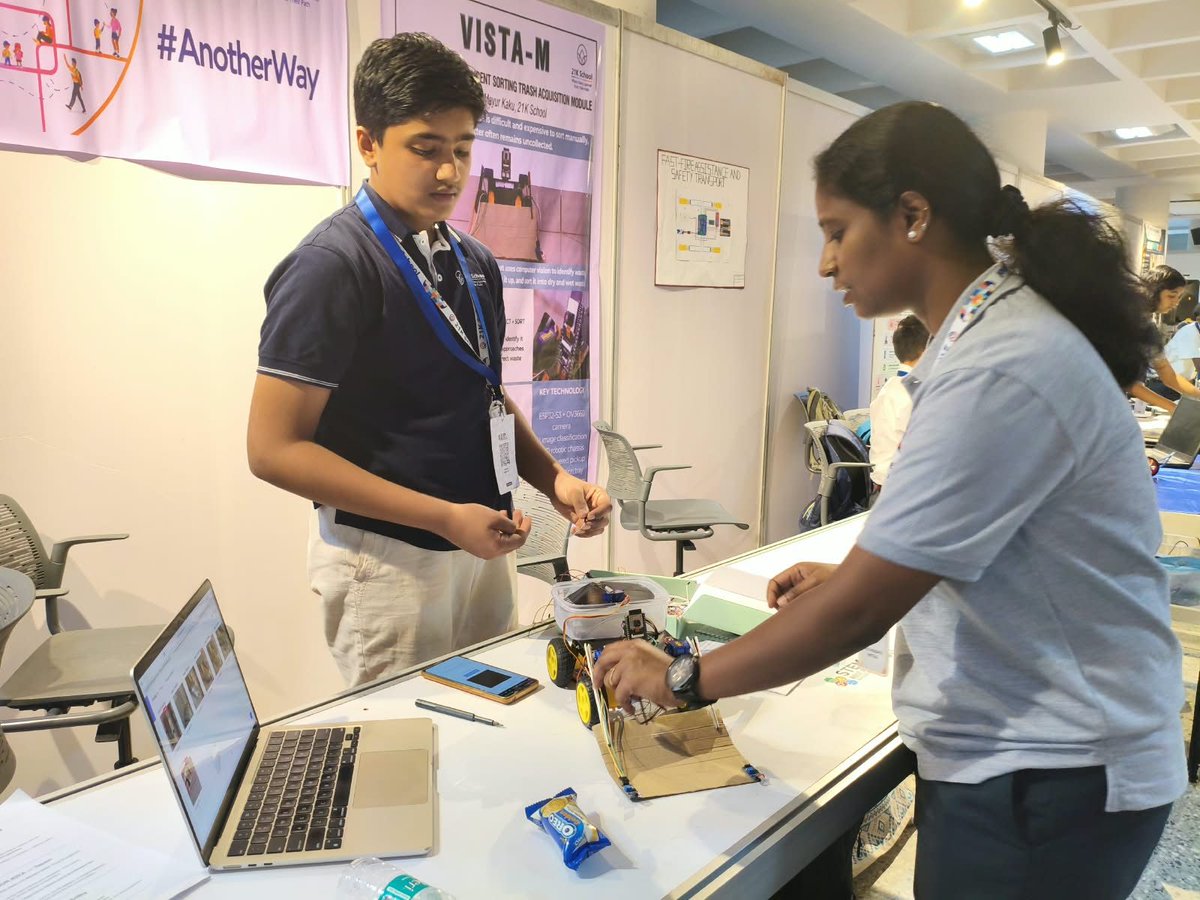 21Kschool's tweet photo. Big day at the Bangalore STEM Innovation Exhibition & Awards 2026 at VITM.
Our very own Supti Ghosh represented 21K School at the Educators' Speaking Session, talking about online learning and digital classrooms alongside Ms Preetha Jayan from ISS.
#STEMEducation #Bangalore https://t.co/g9BzRDI78t