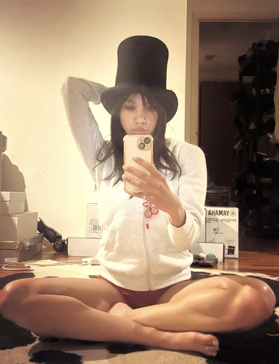 sweetlikeikeda's tweet photo. 🎩 https://t.co/B1VKWfMnb4