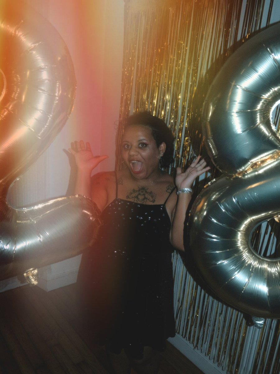 1tsdidi's tweet photo. 28 years old 🥳🤪👁️👄👁️✨🤘🏽
Thank you to all of my friends🫂
Thank @aline_nhi for the beautiful pictures 💛 https://t.co/P5ms3cXTdN