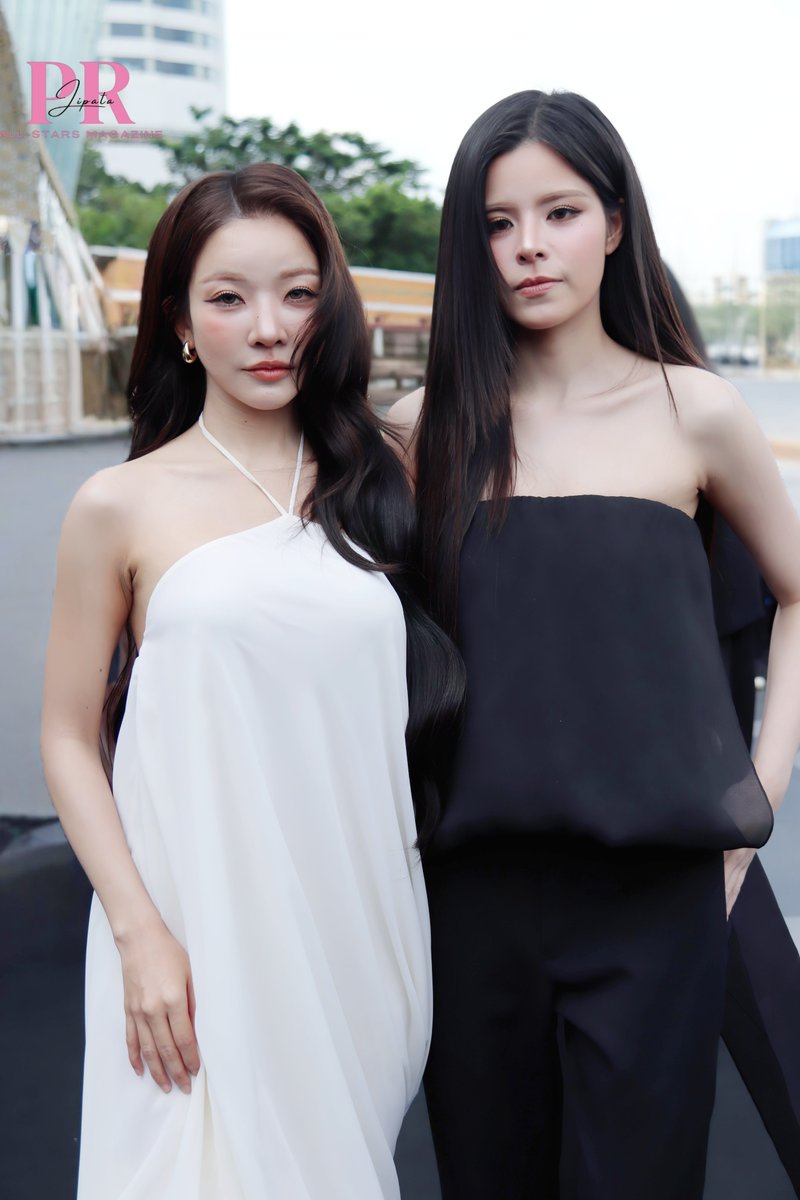 prjipata's tweet photo. "เฟ กัญญาพัชร" - "เมษ์ ญดา" ร่วมงาน แถลงข่าว "ELLE FASHION WEEK 2026"

FAYMAY AT EFW26

#faymay #fay_riezz #maywyda 
#ELLEFashionWeek2026
#EFW26ATICONSIAM
#SeeYouAtTheTent https://t.co/pzqne3IqFd