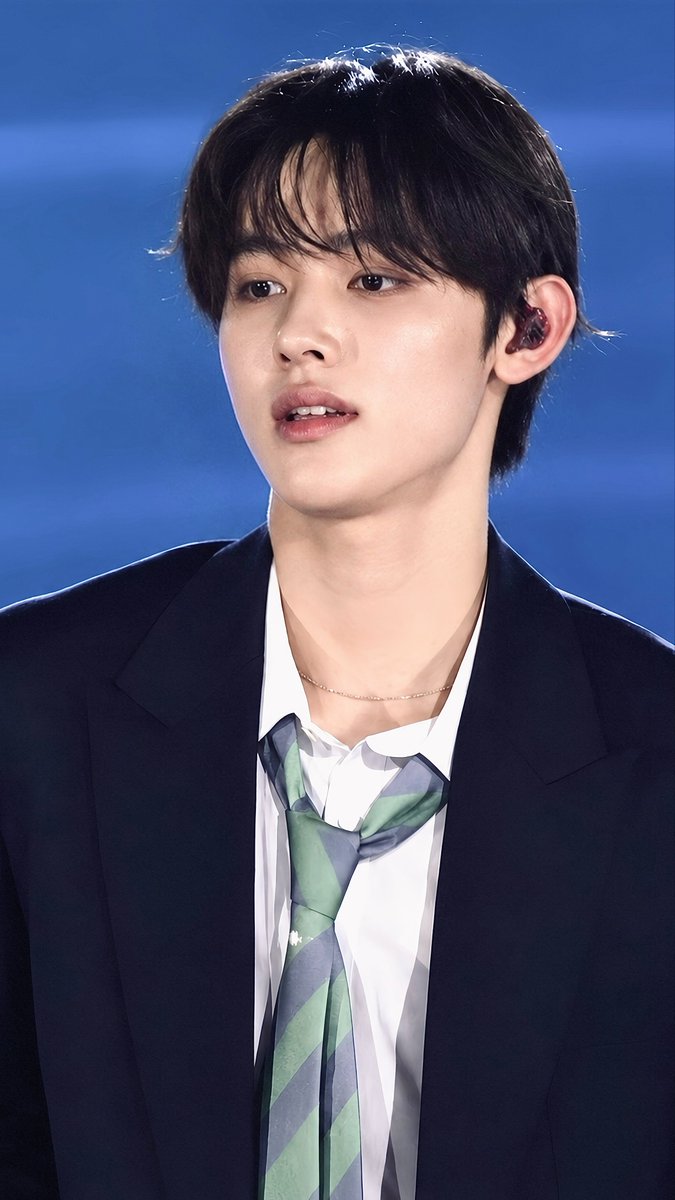 seanhomage's tweet photo. #SEONGHYEON aphrodite’s favorite son https://t.co/Wvvv6PivoO
