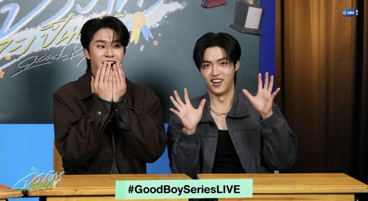 LukeMickTHFC2's tweet photo. ท่าถ่ายรูปสุดน่ารักของพี่ลูคกับน้องมิค 

GOODBOY PRESS TOUR

#GoodBoySeriesLIVE 
#lukeso_ #mickmetas 
#LukeMick https://t.co/IEfaA9Xc2a
