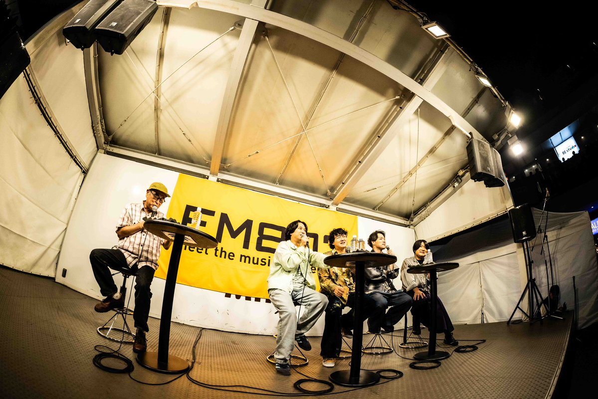 FM802_PR's tweet photo. #マカロニえんぴつ(@macarock0616)をゲストに迎えて
#FM802「THE NAKAJIMA HIROTO SHOW
802 RADIO MASTERS」マカロニえんぴつ公開収録でした✏

📅9/22(火・祝)
📍もりのみやキューズモールBASE 1階 BASEパーク

この模様は、9/24(木)14:00-17:51
#802RM にて一部O.A.!お楽しみに✨

大阪城ホール公演に合わせて
10/2(金)～10/4(日)の期間、
もりのみやキューズモールBASEにてコラボ企画実施も決定！
▽詳しくは▽
https://t.co/XOimiyyUoc

📷渡邉一生 @SPG_NABE