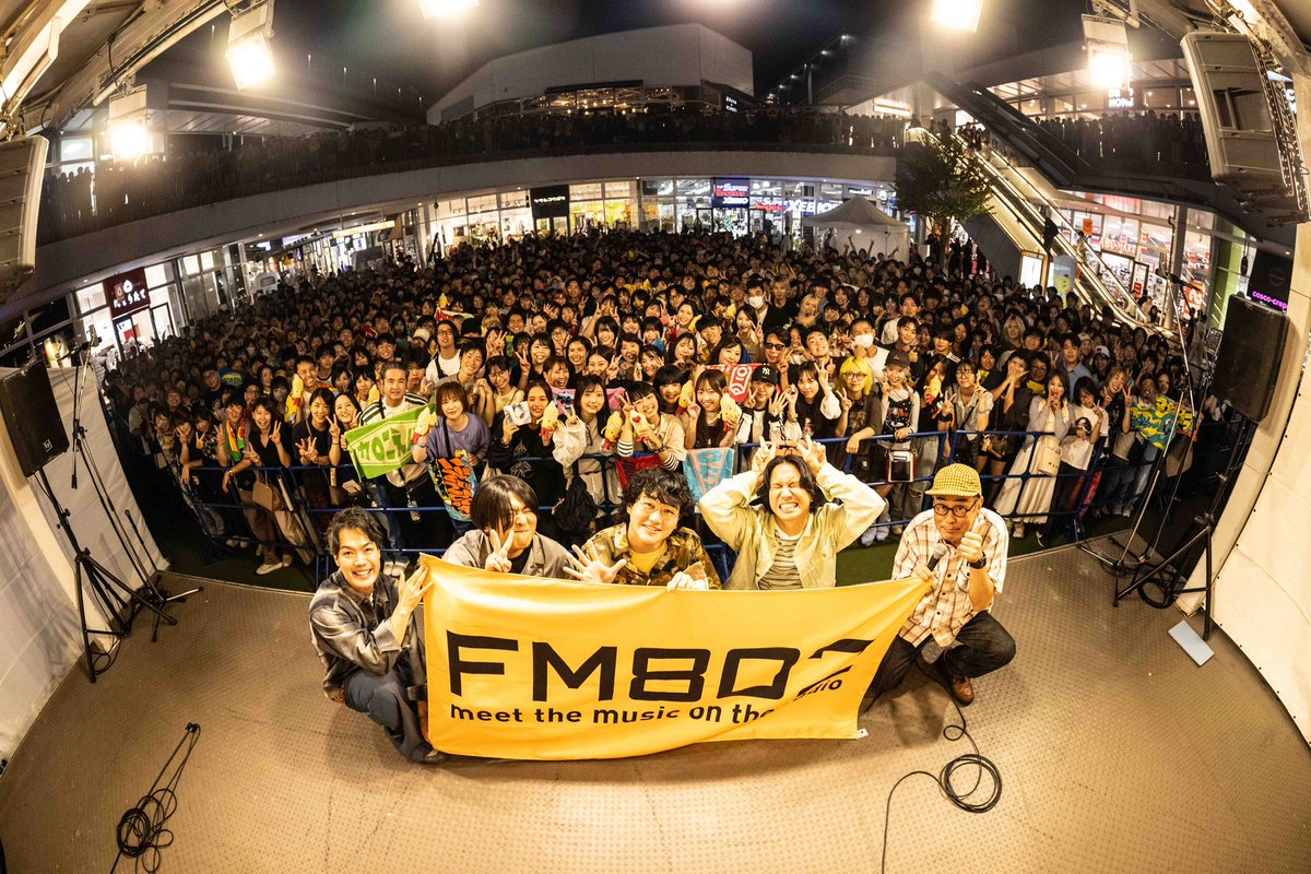 FM802_PR's tweet photo. #マカロニえんぴつ(@macarock0616)をゲストに迎えて
#FM802「THE NAKAJIMA HIROTO SHOW
802 RADIO MASTERS」マカロニえんぴつ公開収録でした✏

📅9/22(火・祝)
📍もりのみやキューズモールBASE 1階 BASEパーク

この模様は、9/24(木)14:00-17:51
#802RM にて一部O.A.!お楽しみに✨

大阪城ホール公演に合わせて
10/2(金)～10/4(日)の期間、
もりのみやキューズモールBASEにてコラボ企画実施も決定！
▽詳しくは▽
https://t.co/XOimiyyUoc

📷渡邉一生 @SPG_NABE