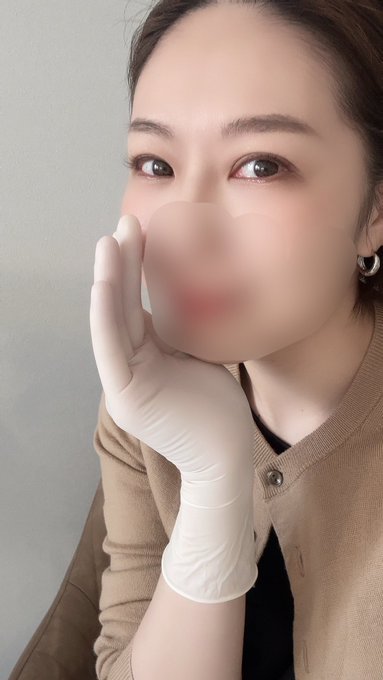 rihoimprove's tweet photo. 直腸開発において快感と不快感はトレードオフです。
女性の身体でも同じことなのですが、腸全体の性能を変化させるには最��からドライのようにわかりやすい感度はありません。
だって腸自体、今までそんな形で使われてきてないからどうしたらいいか分からないんです。
苦しい、重い、不快感、の先に深いオーガズムにしていく回路があります。
それは、メカニズムがちょいと他とは違うからです。