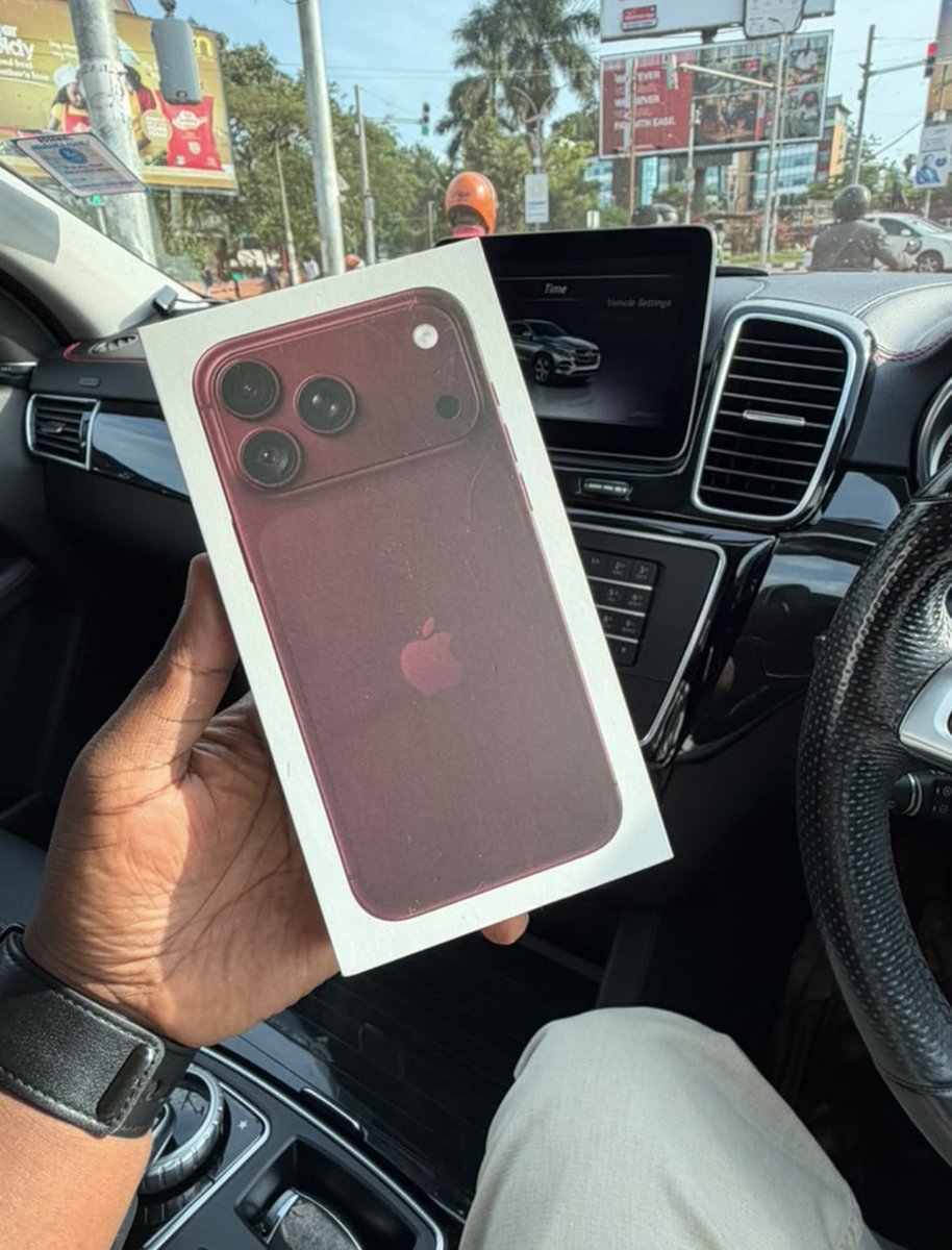 GodwinHigh1's tweet photo. Delivered an iPhone 18 PRO MAX 1TB to one of our esteemed client. https://t.co/9q2LXuHn1x