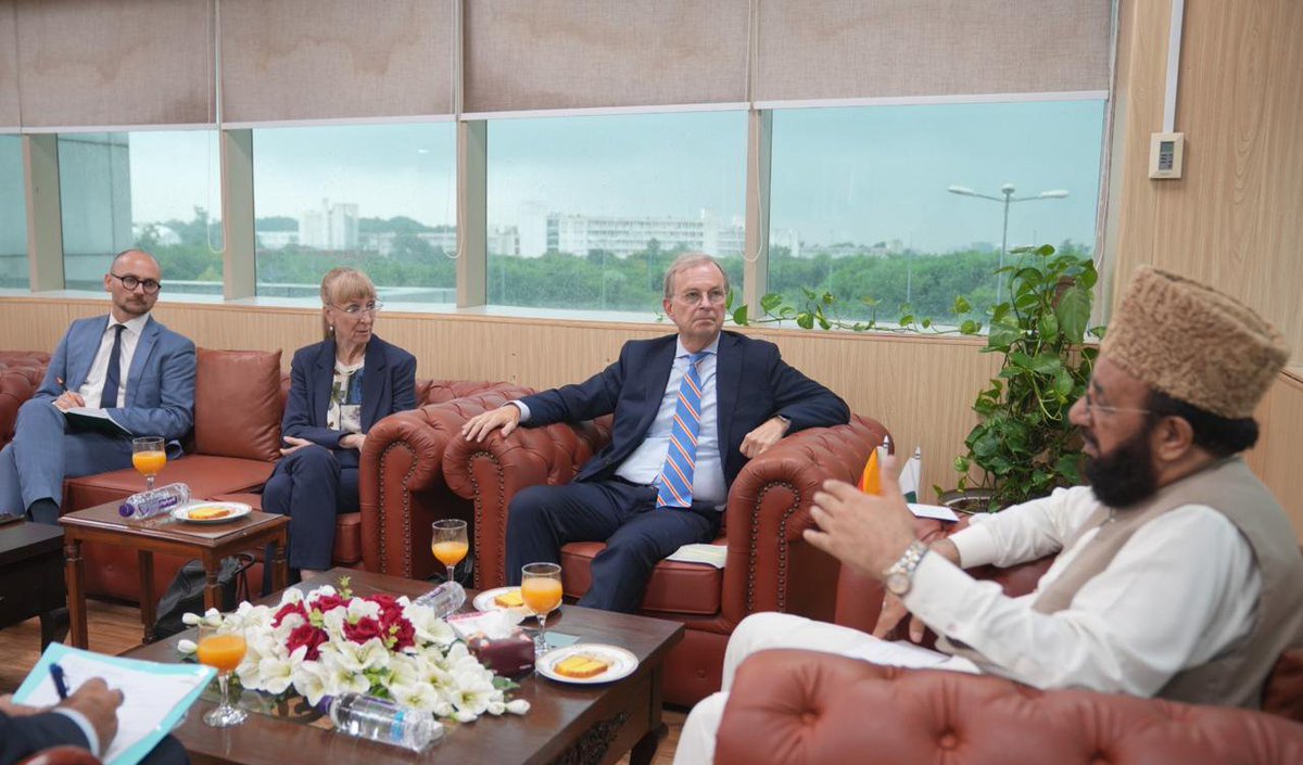 GermanyinPAK's tweet photo. 1/2 Huge thanks to our partners in 🇵🇰’s federal &amp; provincial governments for the warm welcome extended to 🇩🇪’s Federal Commissioner for Freedom of Religion or Belief @ReligionBund . Great progress made in fostering interfaith harmony and protecting 🇵🇰’s religious minorities. https://t.co/FtUF1SrK0N