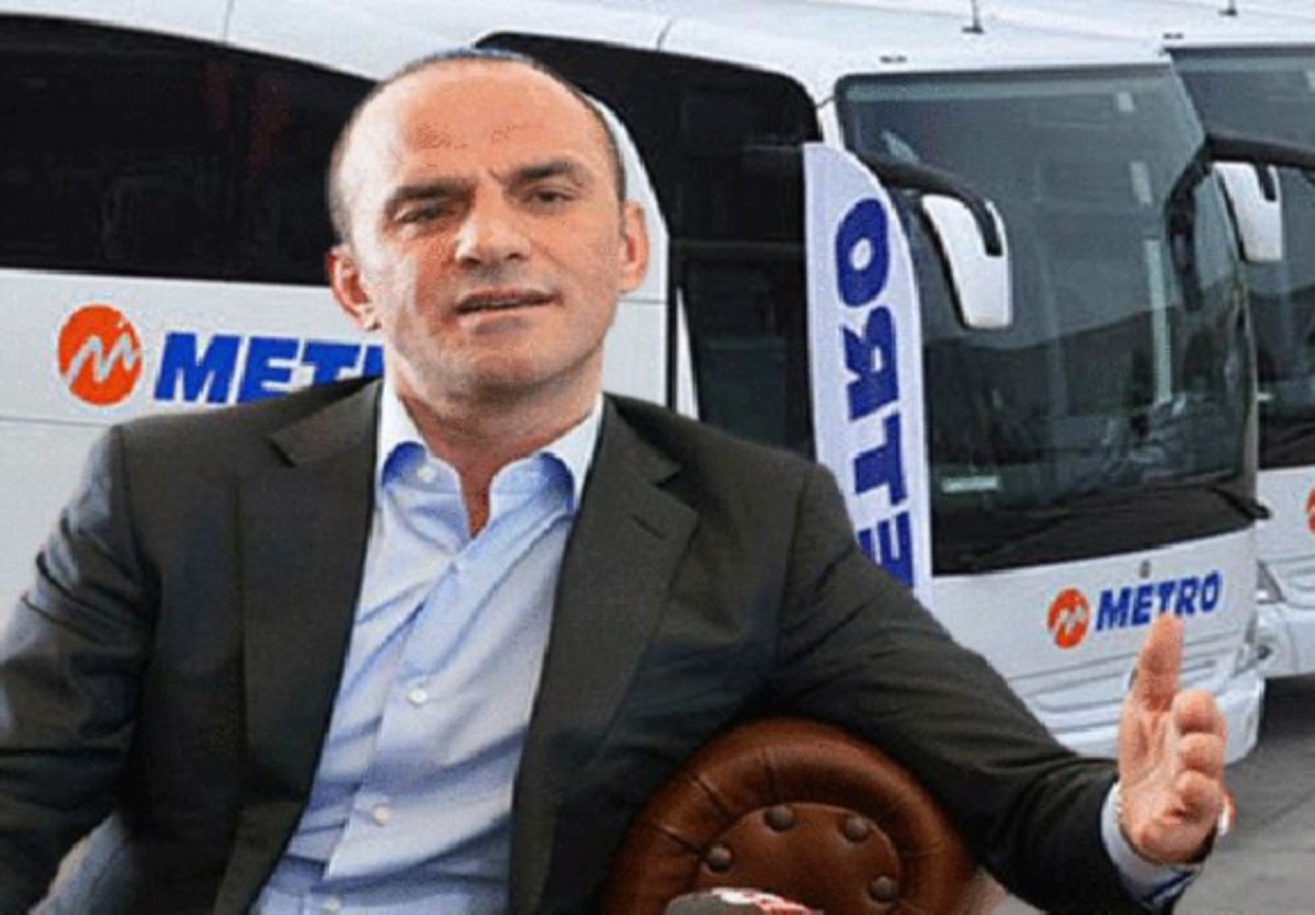 PiyasaTurkiyeTR's tweet photo. 🔴 Galip Öztürk’ün şirketi Metro Holding, Emre Tezmen'in sahibi olduğu Tera grubu yöneticileri hakkında suç duyurusunda bulundu.

📍Metro Holding, Vanet Gıda yönetimi, bazı hissedarlar, Tera Grubu yöneticileri ve geçmiş genel kurullarda olağan dışı şekilde vekâlet toplayan kişiler hakkında SPK Kanunu’nun 103, 107 ve 108. maddeleri kapsamında suç duyurusunda bulundu.

#Metro #Vanet #Tera