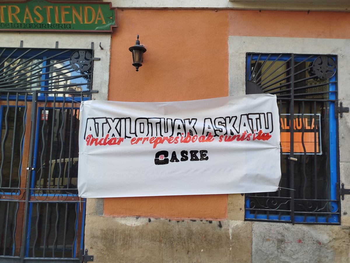 Nafarroa_Jardun's tweet photo. 🚨BERRIOZARREKO ATXILOTUEKIN ELKARTASUNA🚨

ATXILOTUAK ASKATU! https://t.co/4UUuYkT7cu