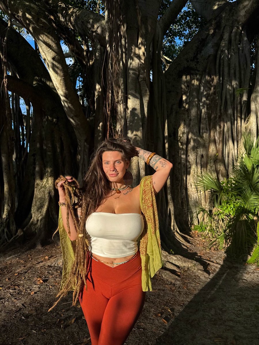IndicaFlowe1's tweet photo. jus dreaming of warmer days ☀️🌿
#NewProfilePic https://t.co/Qwi4jxdfUE