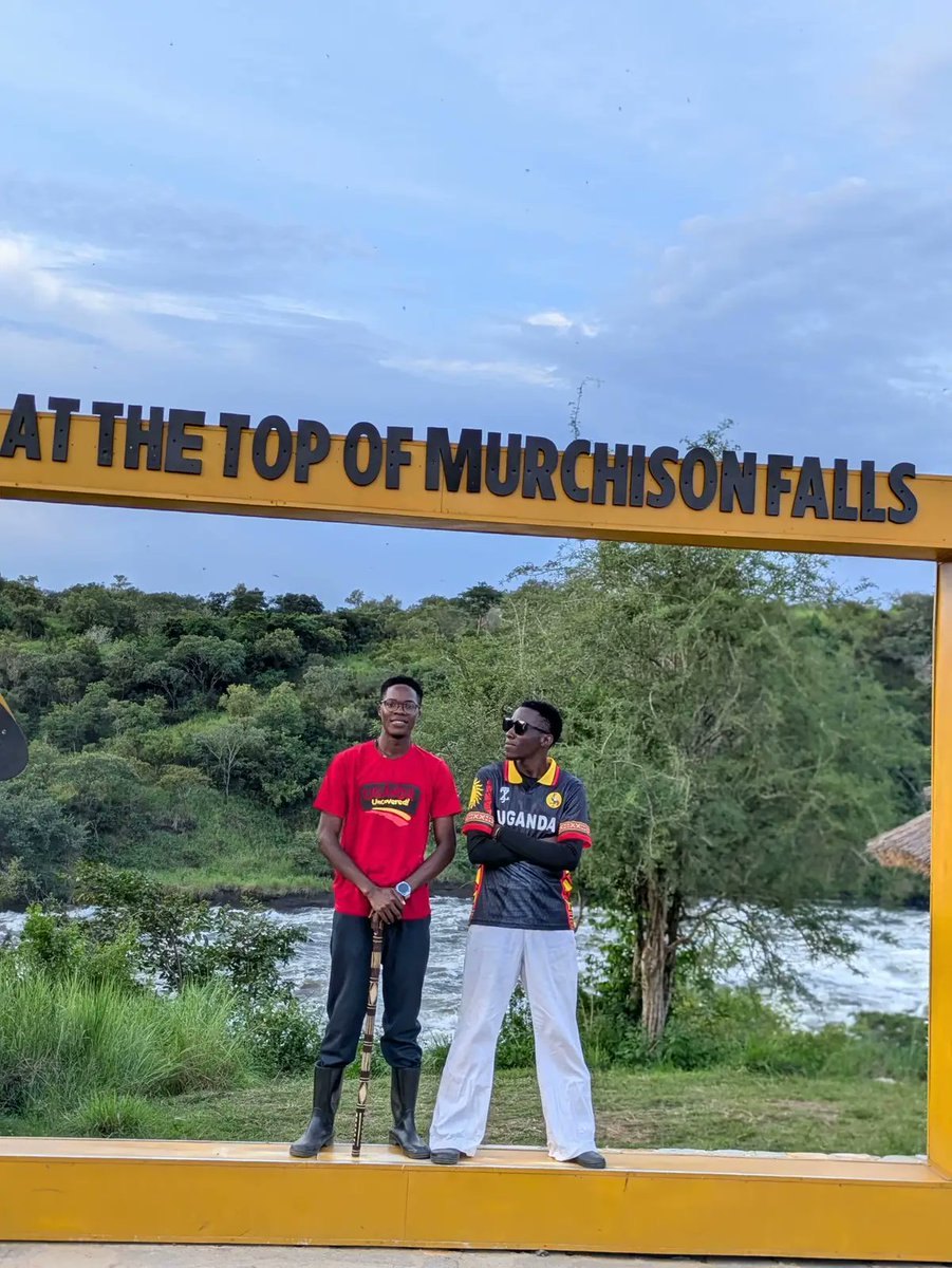 LauraWalusudn3's tweet photo. Standing at the top of Murchison Falls was an unforgettable experience. The sound of the Nile and the beauty around me made this moment truly special. 🌊🇺🇬

#MurchisonFalls #ExploreUganda #Uganda https://t.co/UOaevj1Hfc