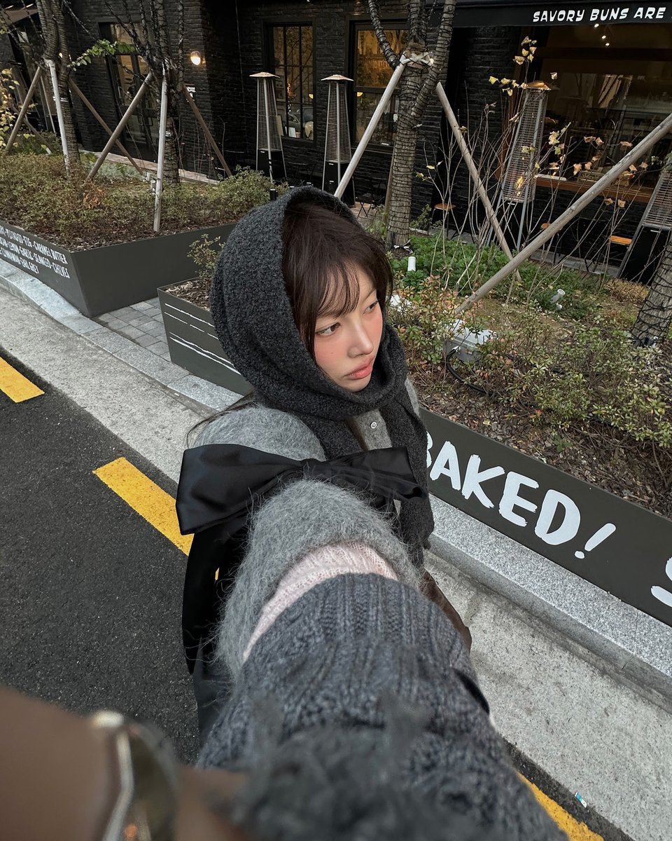 Lidia111999's tweet photo. Wassup 🌍 Just dropping by to say: every sunrise is proof that you can rise again. 💖
vsqF https://t.co/LSUGVHntUs