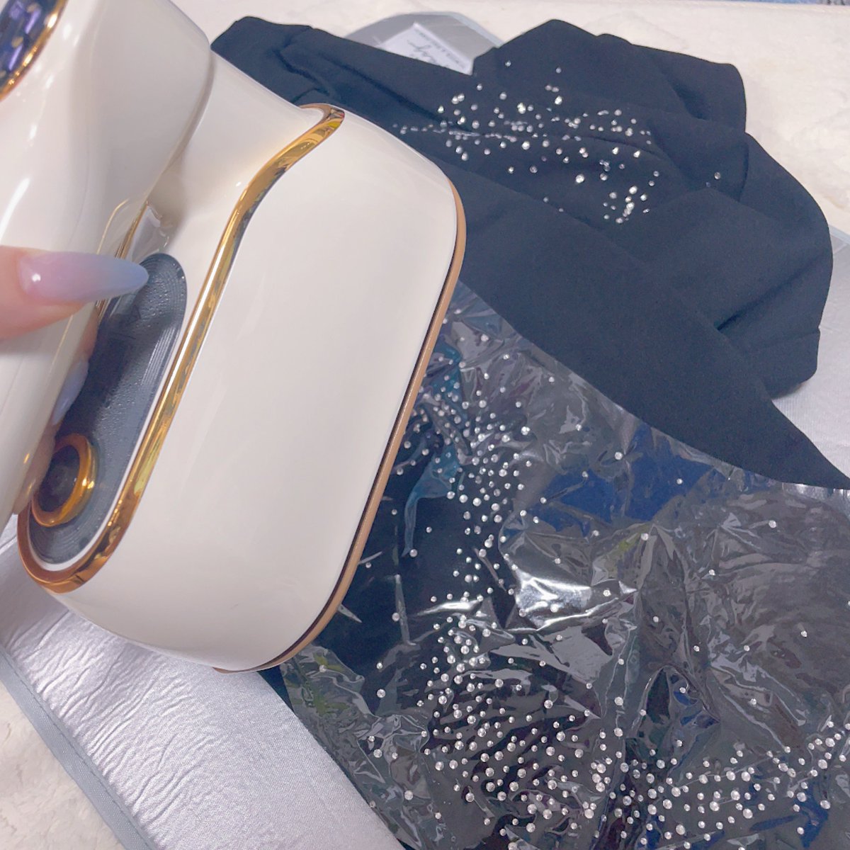 enmadaio_'s tweet photo. まだ布なのを早よ縫え。(現実逃避)
付き悪いから結局手貼りになりそう🙃 https://t.co/mFLXqoQcvN