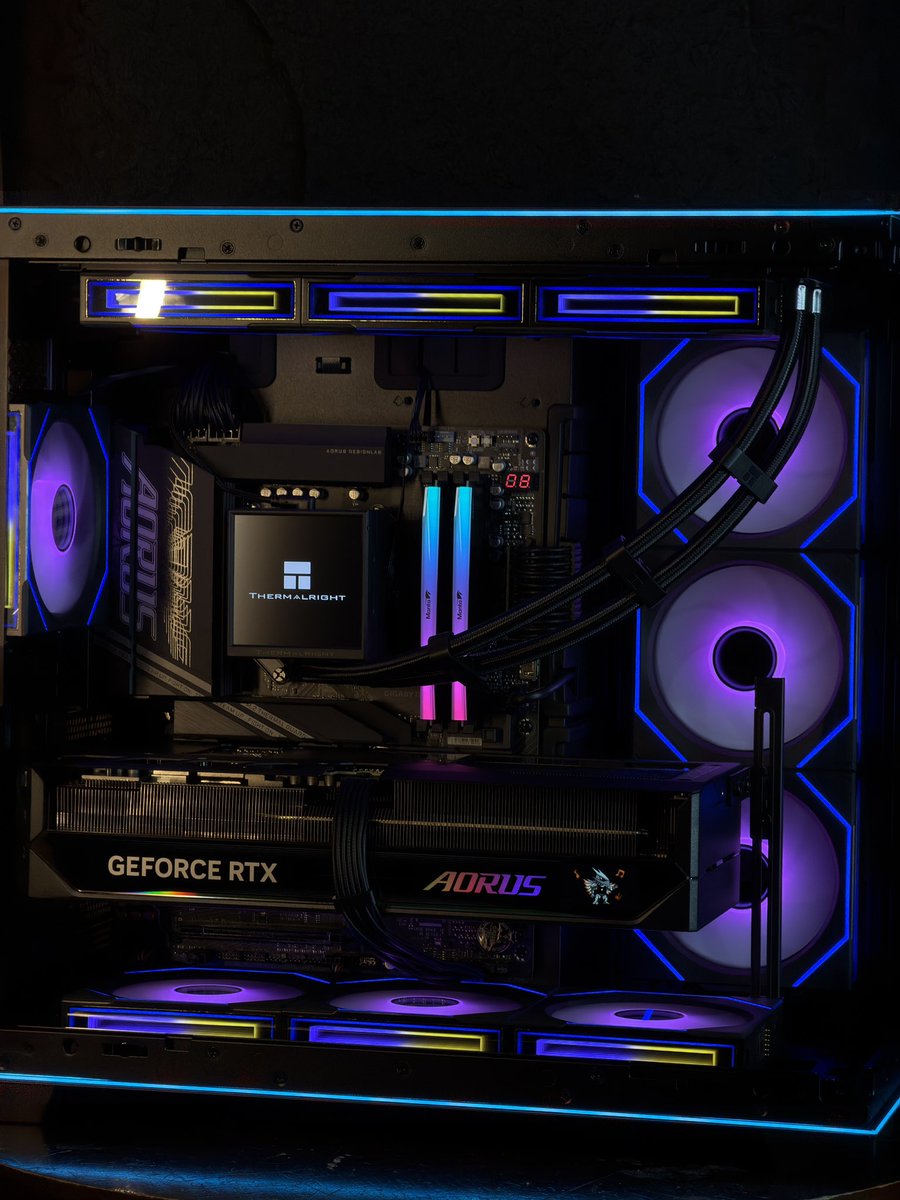 bit0th's tweet photo. الله يبارك لها يارب 

من التجميعات المتجر @Bitbybitpc 

RYZEN 7 9800x3D + RTX 5080 +32GB CL30 + 5TB 7400MB/s https://t.co/4R7ykFd4Zp