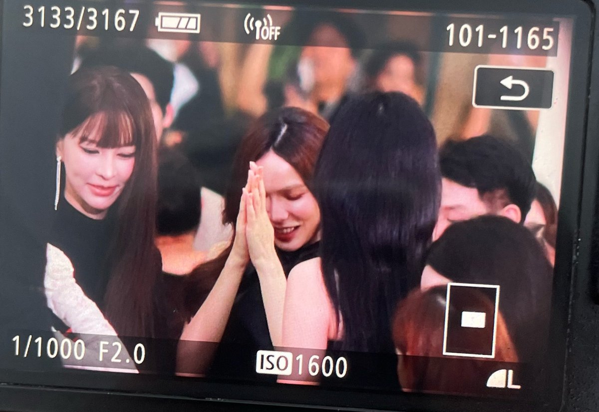 cfchafa's tweet photo. ชาล็อตมันให้แม่ครูเป่าหัวให้จริงนะนั่น ยกมือไหว้สาธุด้วย แมทนี้กุตรายยยยจริง ชีทำตามบรีฟ ชีอยากเสริมเสน่ห์55555555

cr.@iampla_p https://t.co/IHcMXKXQMF