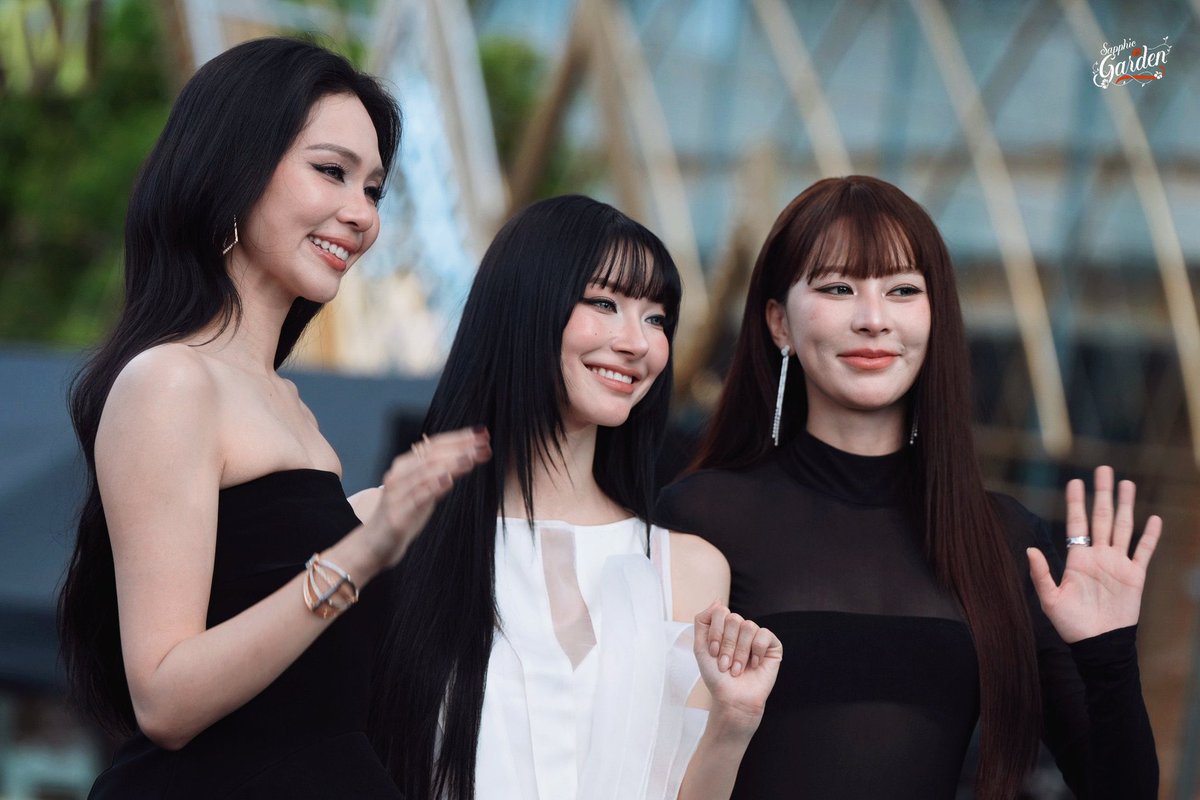 KSJoMvEEn's tweet photo. 175                          174                   172

หนูรักพี่สาวคนสวยขายาวค่ะ

#EFW26xJingjingYu #jingjingyu 
#EFW2026xPuinoonBint https://t.co/eYUpqp0SYf