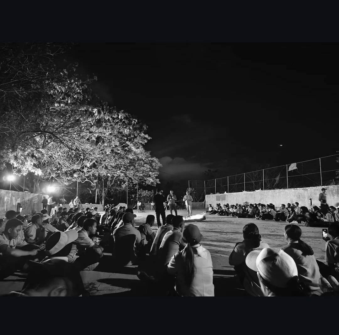 ike_rustika's tweet photo. Satu malam untuk berhenti sejenak, mengingat perjalanan, mensyukuri kebersamaan, dan pulang membawa cerita. 🤍 https://t.co/rCVDmVfhWv