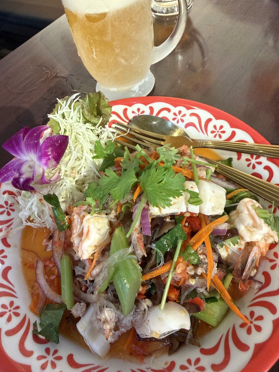 maabbkk tweet picture