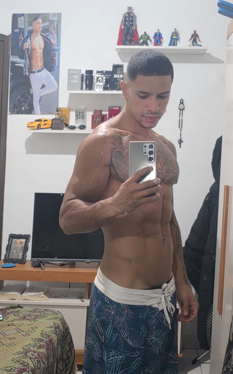 johanramirezv's tweet photo. Bom dia, brasileiros!  
Ig: @w.sousajr
X: @Wesleyjr00 

Top top 🔥🌡️ https://t.co/7ChZTsnXvs