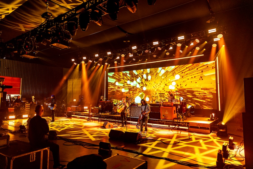 UCNewsUpdates's tweet photo. .@Vario 64 carries Sam Wiehl’s live Unreal Engine visuals for  Super Furry Animals
2026 with Taith Supacabra, the Welsh band’s first UK tour in more than a decade.
Read in full: Vario 64 carries Sam Wiehl's live Unreal Engine visuals for Super Furry Animals - AV News https://t.co/Nd9CDfVPF1