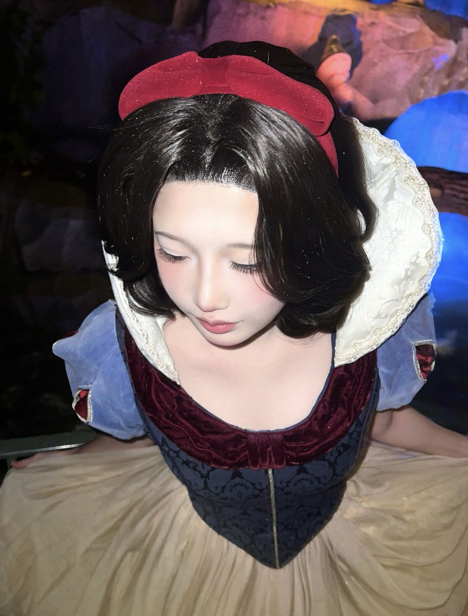 _RousoKu_'s tweet photo. #Dハロ #Dハロ仮装 
 
白雪姫のカーテシー🍎🤍 https://t.co/rM6vn0S52D