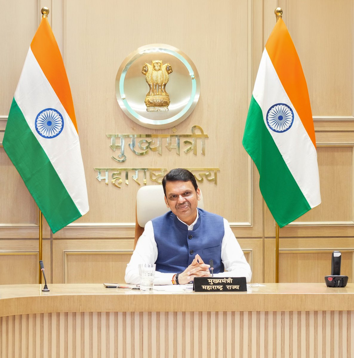 MahaDGIPR's tweet photo. आगामी काळात स्पर्धा परीक्षेसाठी विक्रमी जागा
राज्यात नजीकच्या काळात स्पर्धा परीक्षांच्या माध्यमातून विक्रमी पदांची भरती केली जाईल, असे मुख्यमंत्री देवेंद्र फडणवीस यांनी सांगितले.

अपर मुख्य सचिव व्ही. राधा यांच्या अध्यक्षतेखालील समिती राज्यभर दौरा करून विद्यार्थी व संबंधितांशी संवाद साधत त्यांच्या सूचना जाणून घेत आहे. परीक्षा पद्धती वर्णनात्मक (डिस्क्रिप्टिव्ह) ऐवजी बहुपर्यायी (ऑब्जेक्टिव्ह) पद्धतीने घेण्याची मागणी असून, समितीच्या शिफारशींच्या आधारे शासन विद्यार्थ्यांच्या न्याय्य मागण्यांबाबत सकारात्मक निर्णय घेईल. गट ‘क’सह सर्व स���वर्गातील पदे विक्रमी प्रमाणावर भरण��याचा शासनाचा प्रयत्न असून, स्थानिक स्वराज्य संस्थांमधील पदभरतीसाठी स्वतंत्र व्यवस्था किंवा ही भरती एमपीएससीमार्फत करण्याबाबतही लवकरच निर्णय घेतला जाईल.

@devendra_fadnavis
@mpsc_office
#एमपीएससी
#MPSC